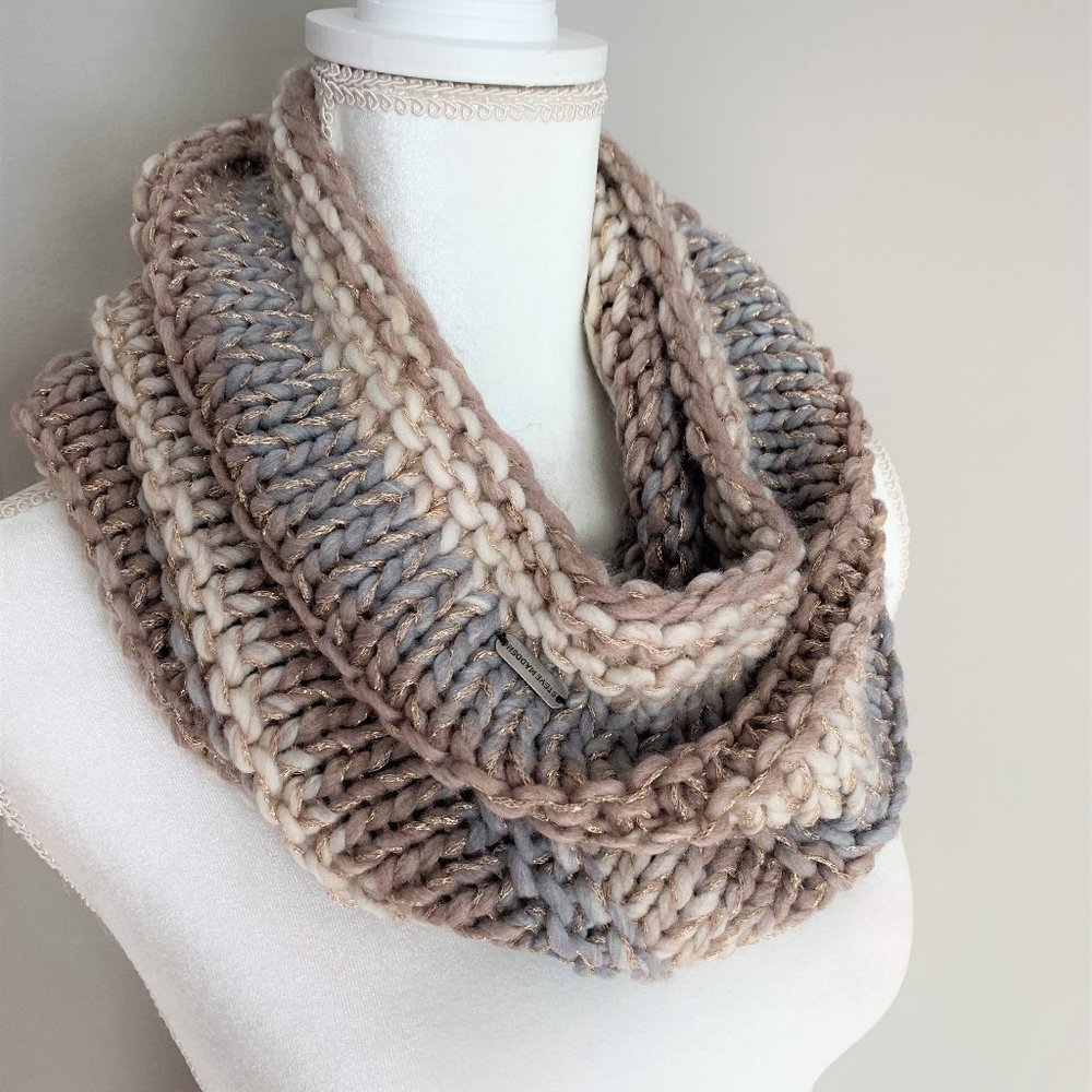 Beautiful Infinity Scarf - Steve Madden - NEW